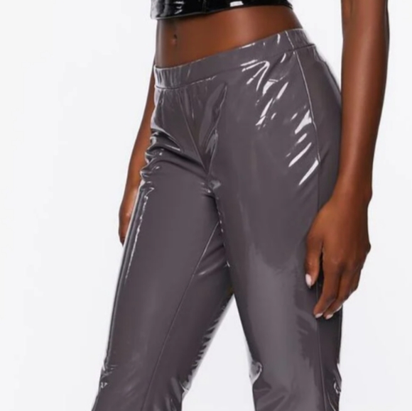 Forever 21 Gray Grey Faux Patent Leather Flare Pants XL - Picture 4 of 4